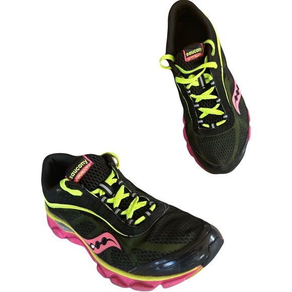 Saucony Shoes - Saucony Black/Pink Running Shoes 7.5